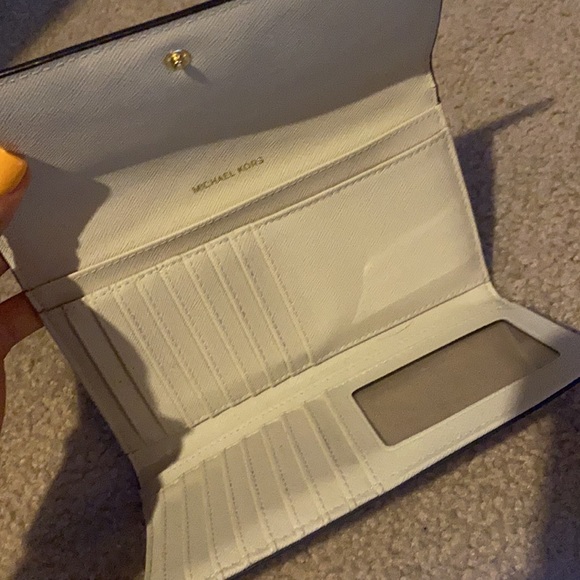 Micheal Kors Wallet - Picture 3 of 3